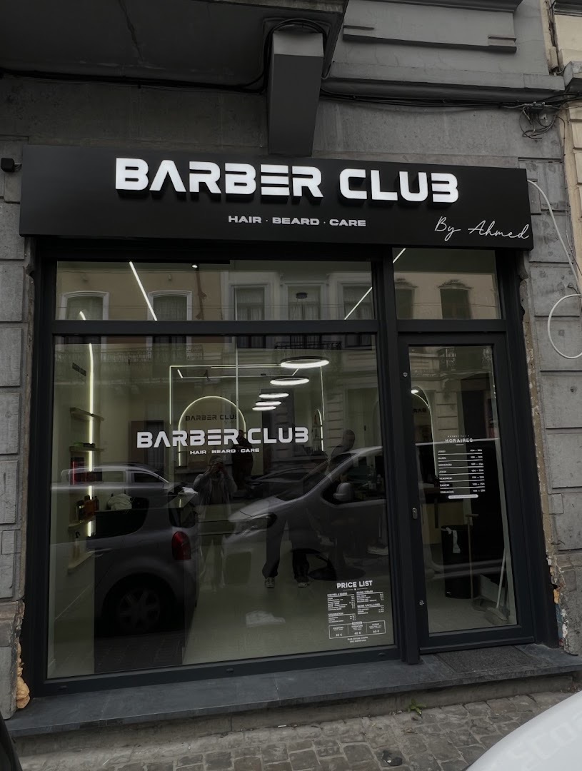 Façade noire du Barber Club by Ahmed, rue Gallait 40 à Schaerbeek